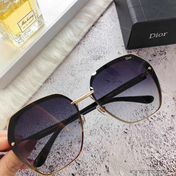 DIOR-迪奧 楊穎同款 明星推薦 官方網同步 貓眼設計 女款太陽鏡 時尚達人首選  lly1598